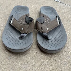Cobian Men's Brown and Gray Flip-Flops